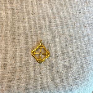 Stella & Dot Clover ‘T’ Charm